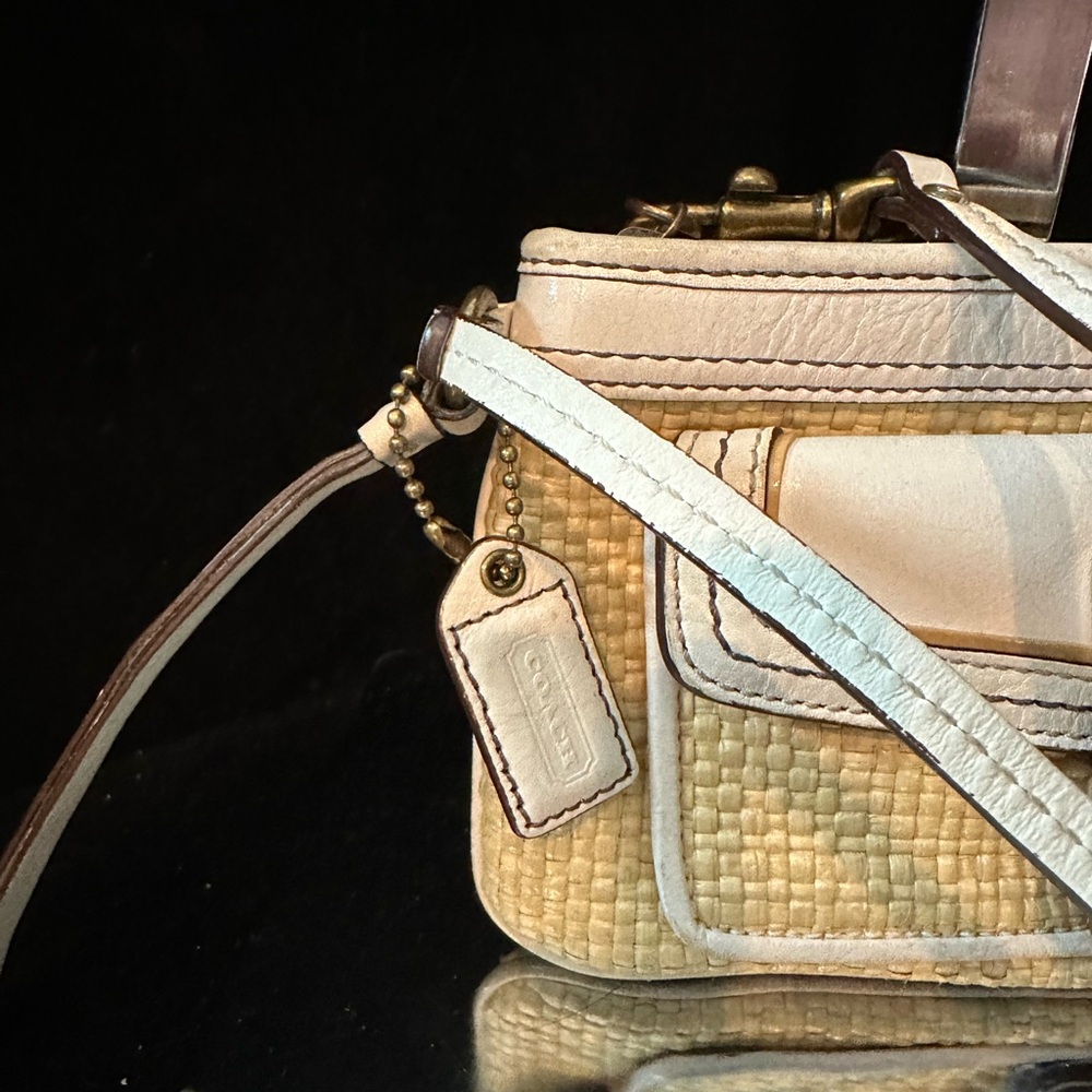 Coach #075 Soho Legacy Cream and Straw Woven Wristlet Clutch wristlet /wallet - Picture 3 of 12